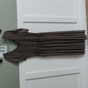 Torrid olive green v front and back midi dress, Pockets!